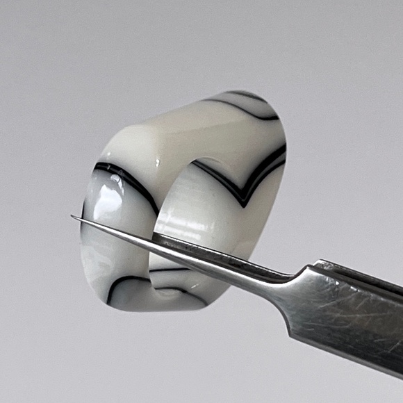 Vintage Lucite Ring Chunky White Black Marble Swirl Statement Unisex Acrylic J - Picture 11 of 15